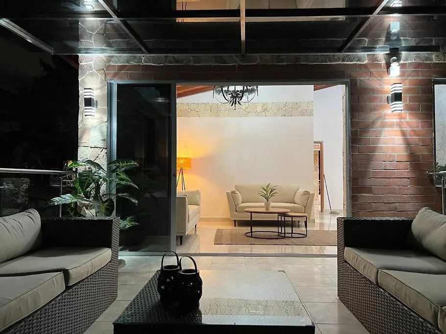 Palos Altos House Poblado 6 Min To Provenza Medellin 0*,