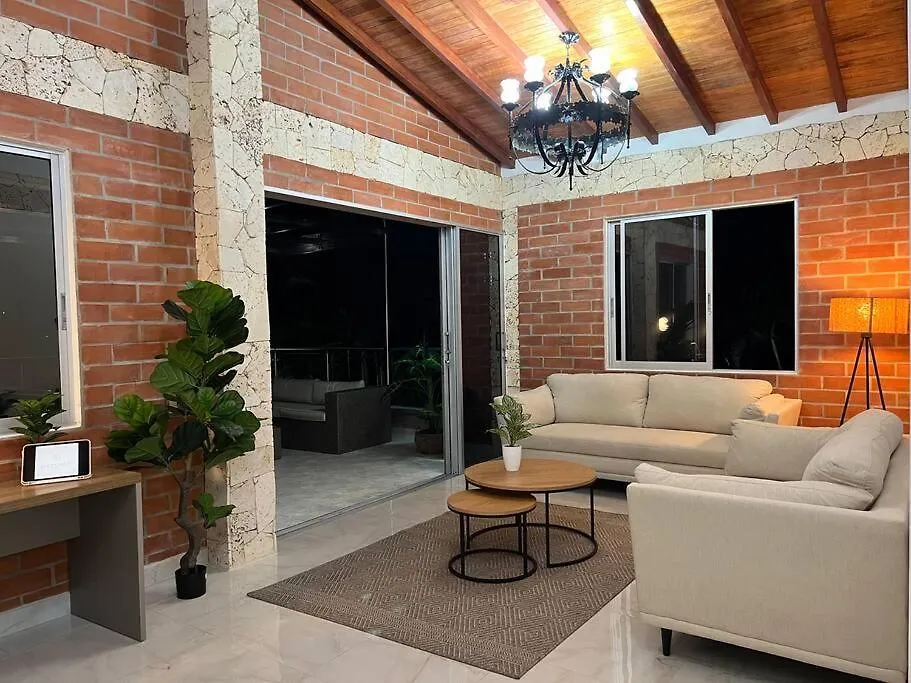 Palos Altos House Poblado 6 Min To Provenza Medellin 0*,